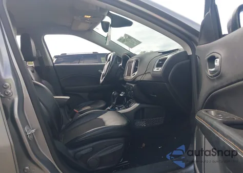 2018 Jeep Compass Latitude 4X4 from USA, damaged, VIN 3C4NJDBB2JT114224